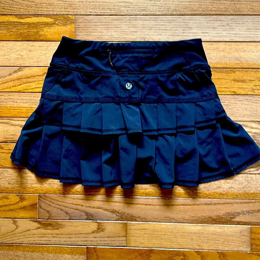 Lululemon Pace Setter Tennis Skirt/Skort-Black, Size 2